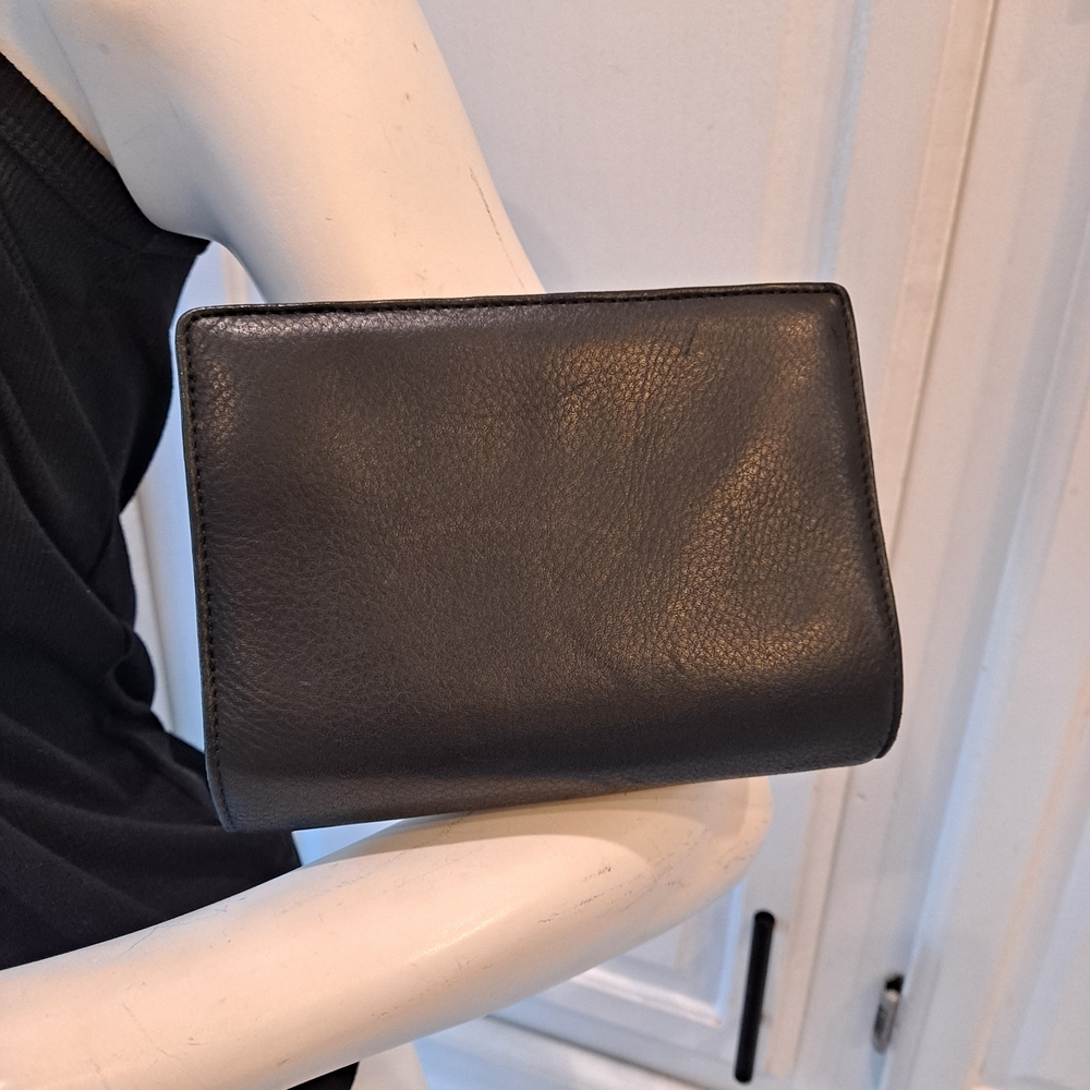 Designers Guild Black Leather Clutch Wallet W/Gray & Striped Leather Interior